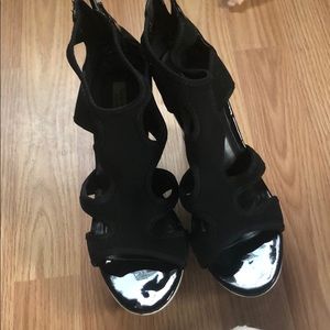 Vera wang wedge black/white